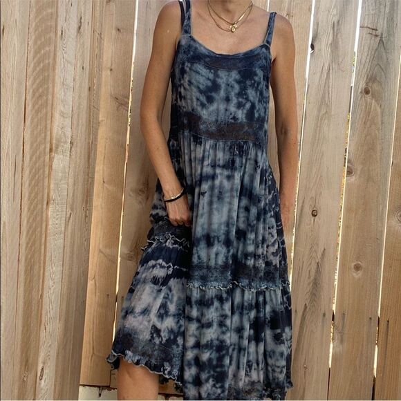 Free People  blue ltie dyed midi dress size medium - Picture 1 of 7
